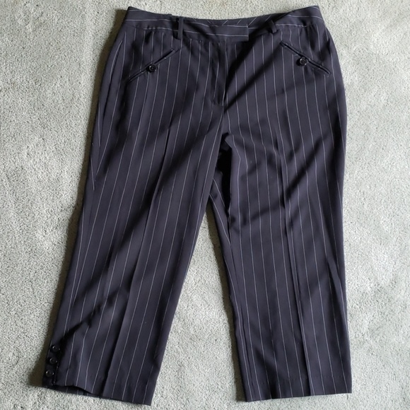EUC Larry Levine Sz 12 black pinstripe Capri pants - Picture 1 of 7